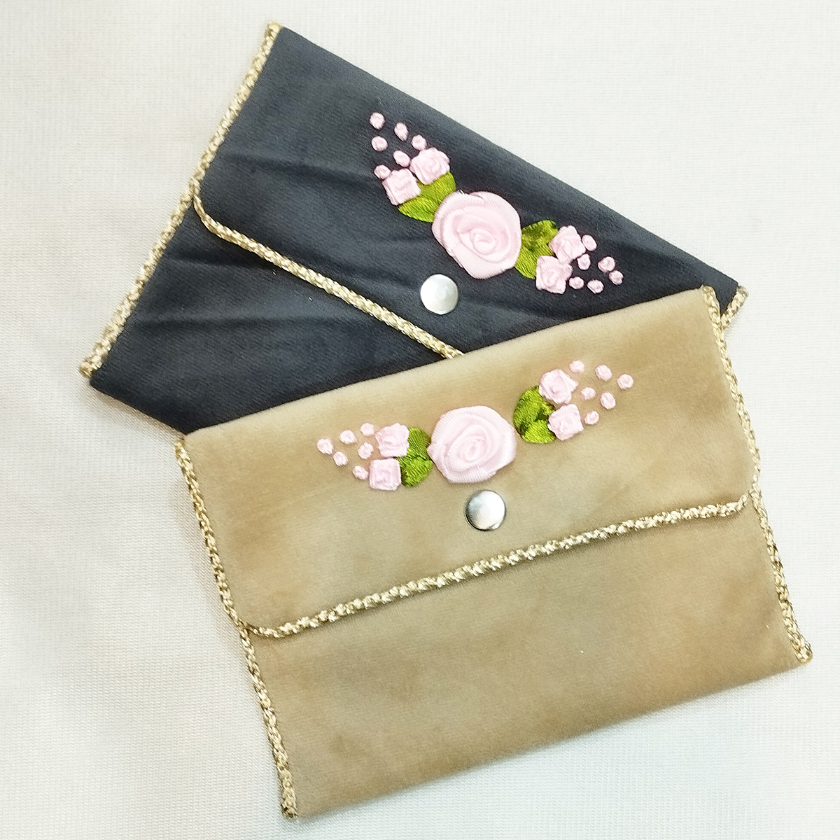 Tapis de prière de voyage pour musulman taille poche et portable Sajada Crème