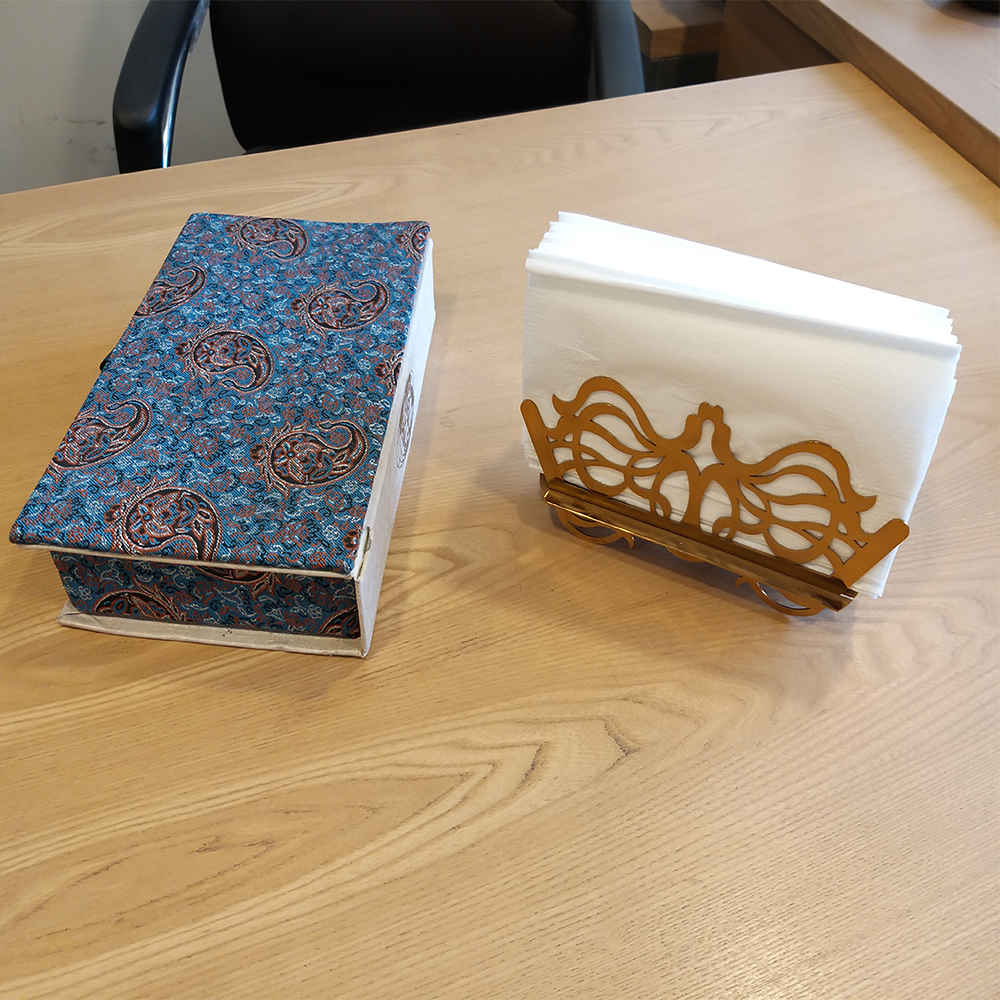 Porte-mouchoirs en or – Accessoire intérieur chic