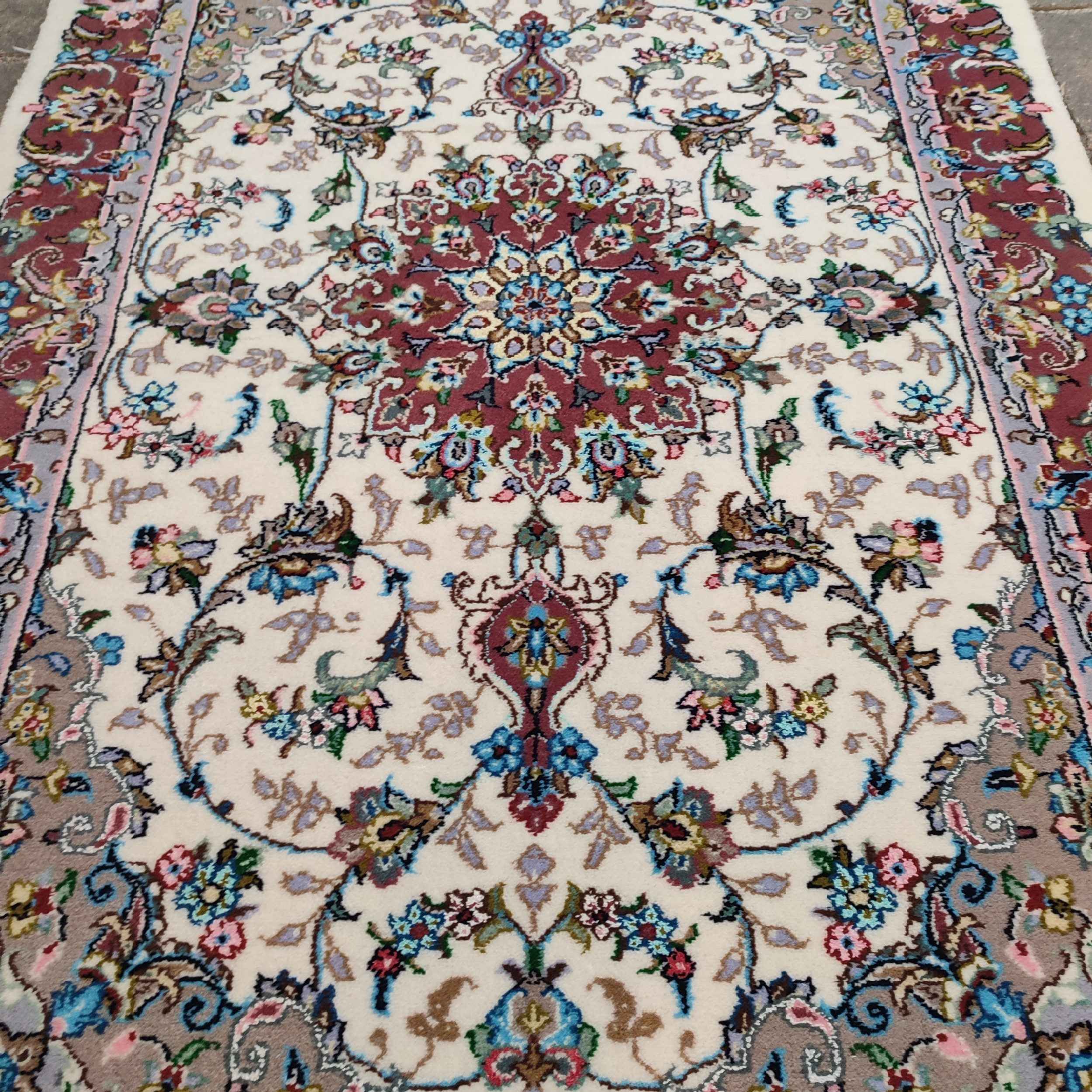 Tapis persan authentique en soie noué à la main à Kashan Toranj crème