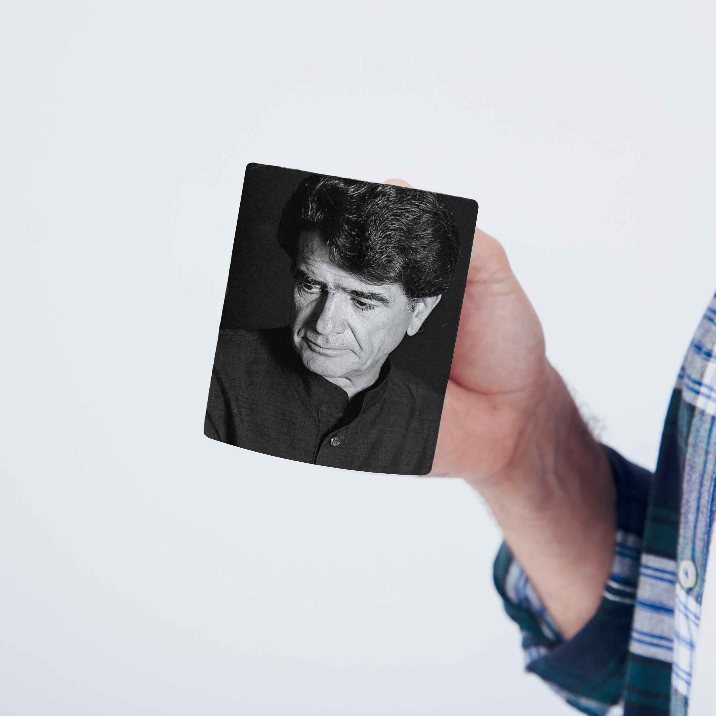 Mug persan thermoréactif avec design de Mohammad-Reza Shajarian
