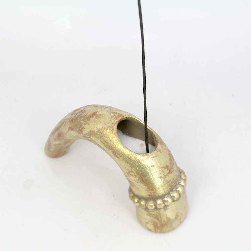 Sculpture d’encens en poterie artisanale – Design cornes