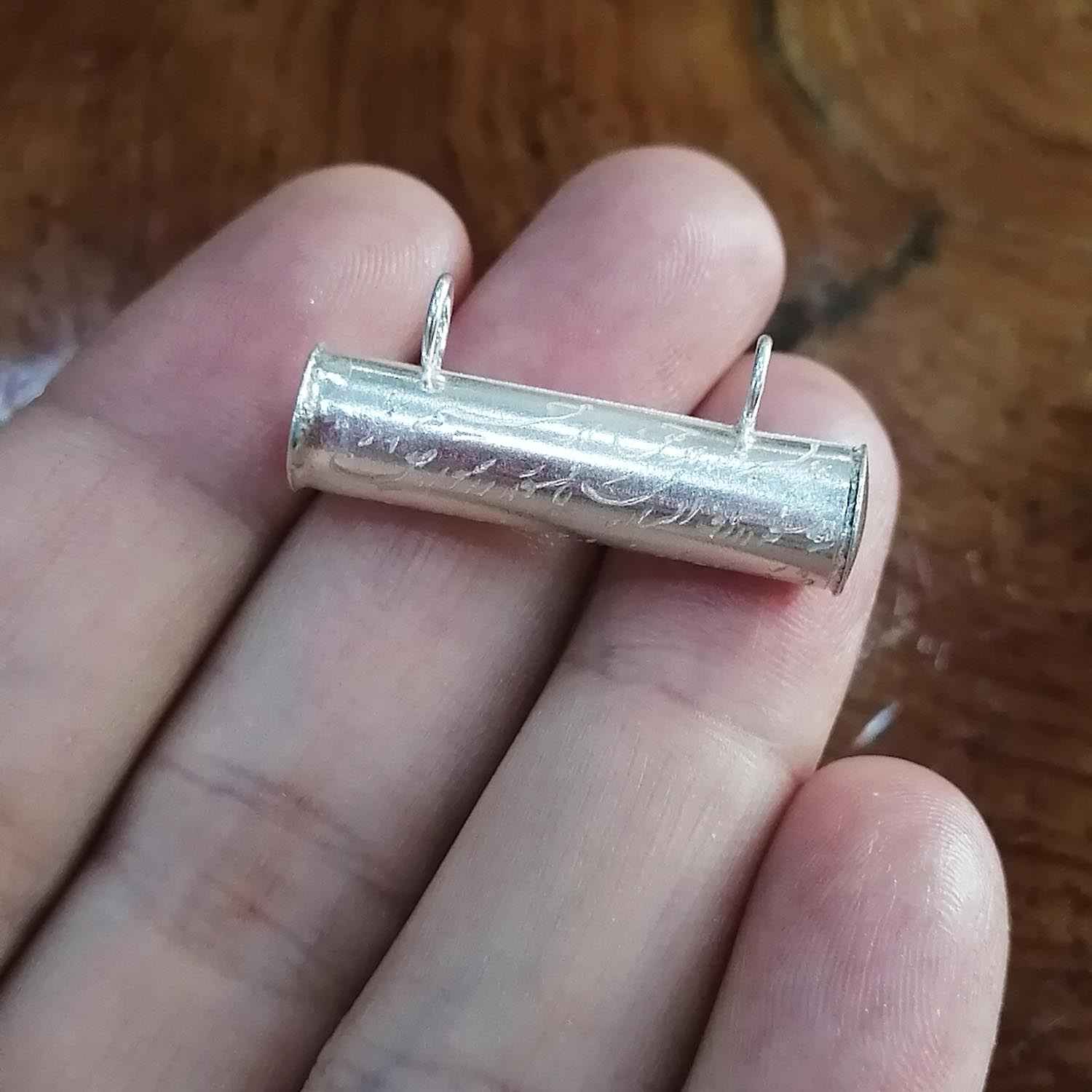 Bijou en argent islamique avec Hirz de l’Imam Jawad Symbolisme religieux