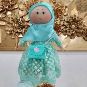 Poupée Musulmane Reyhaneh avec Hijab et Sac – Idéale pour Offrir | Jouet Islamique Fait Main