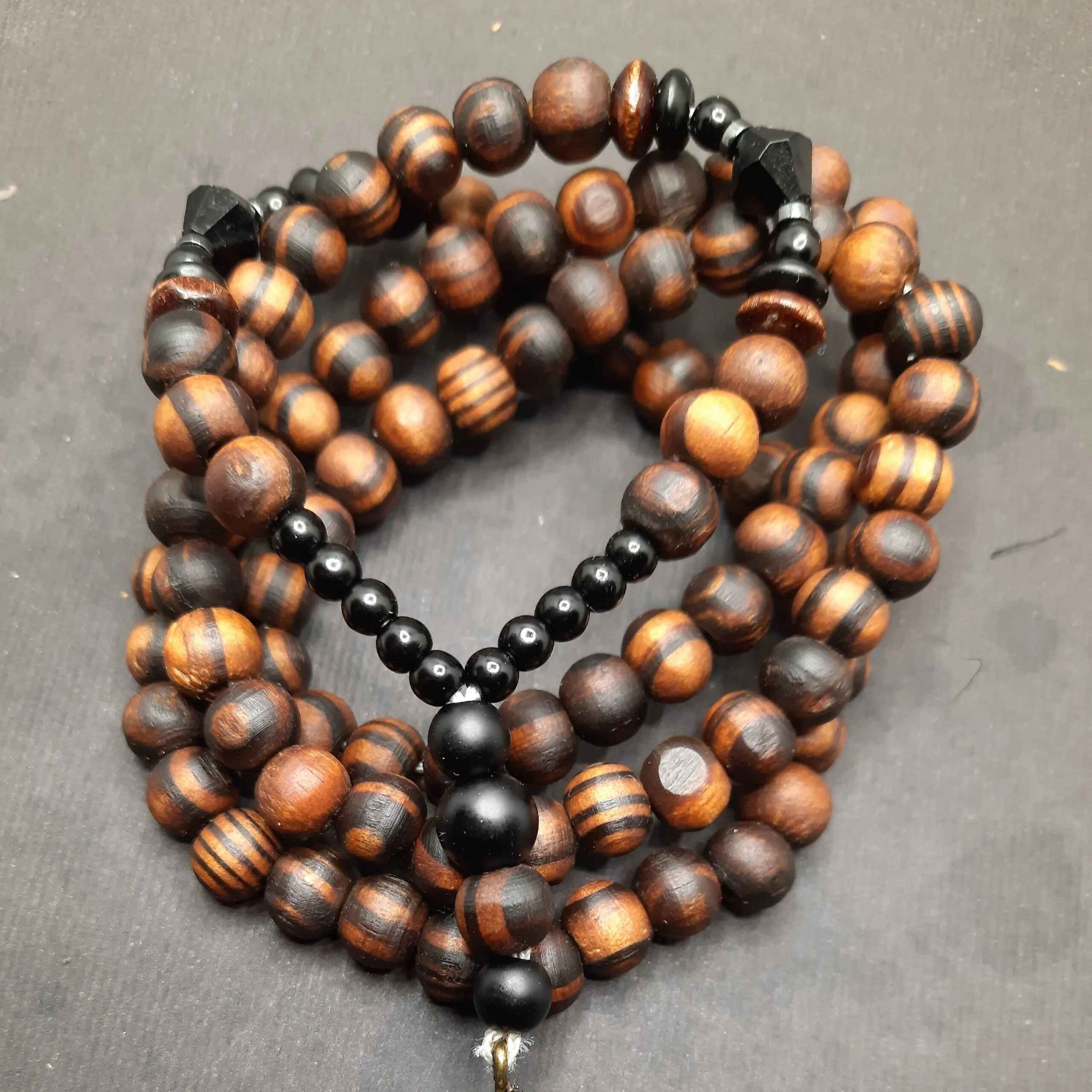 Collier en bois islamique avec pendentif Allah sculpté à la main