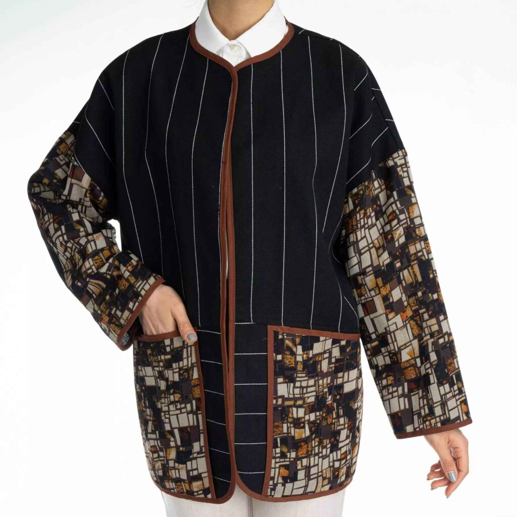 Manteau persan noir et marron avec poches avant pour femme