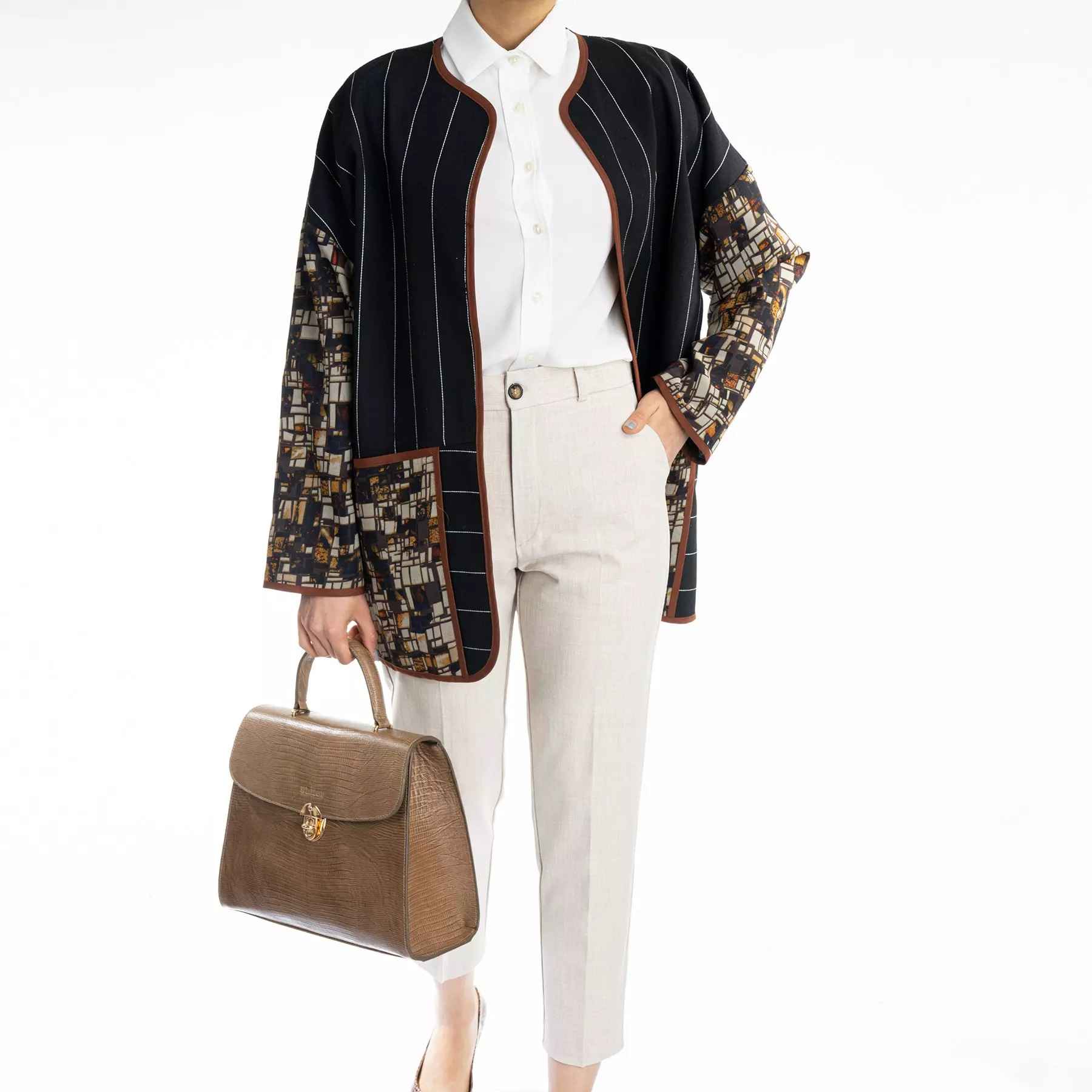 Manteau persan noir et marron avec poches avant pour femme