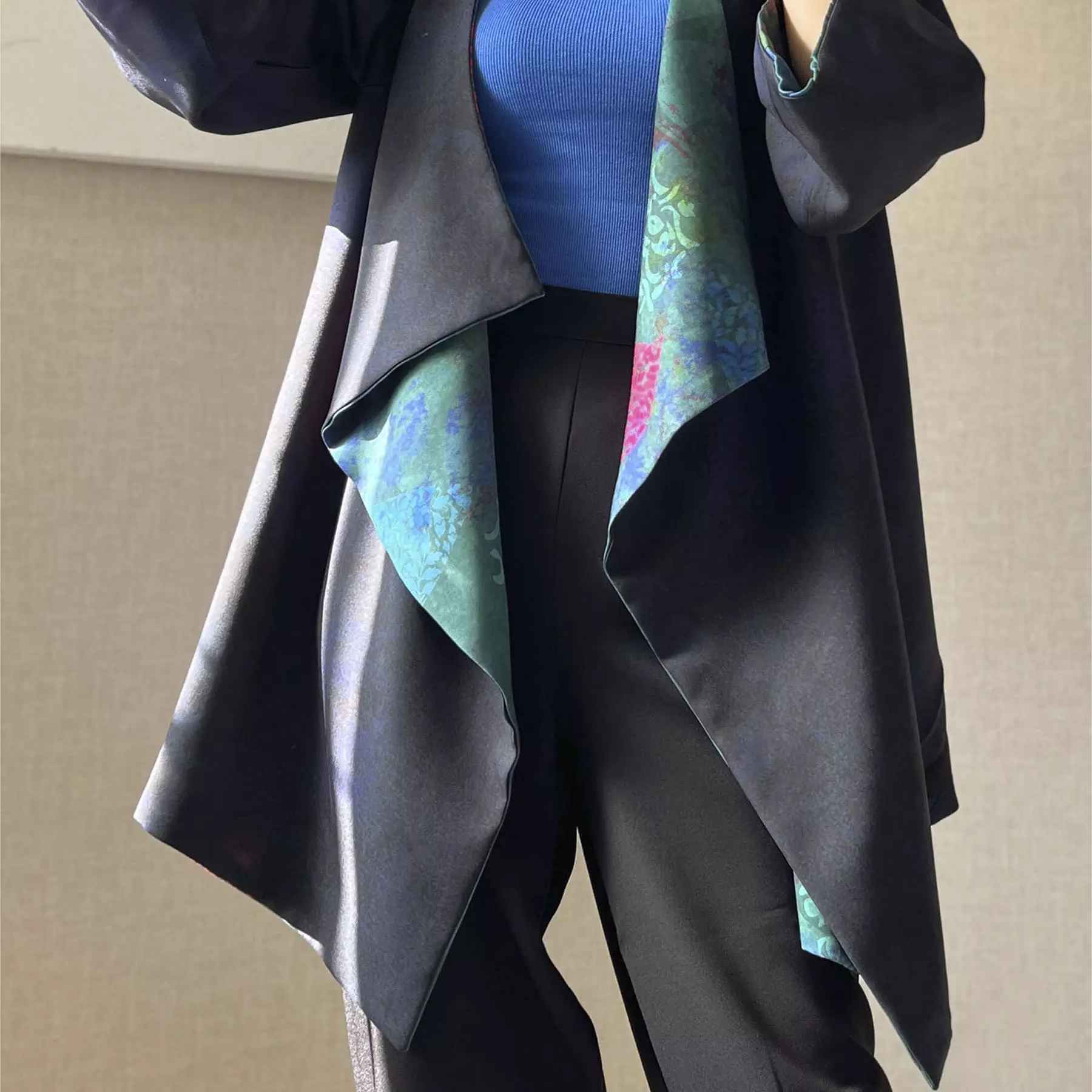 Manteau persan réversible en tissu crêpe pour femme