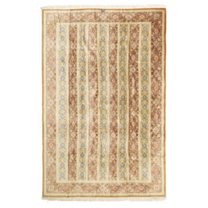 Tapis persan avec soie noué à la main à Ghom Boteh brun clair
