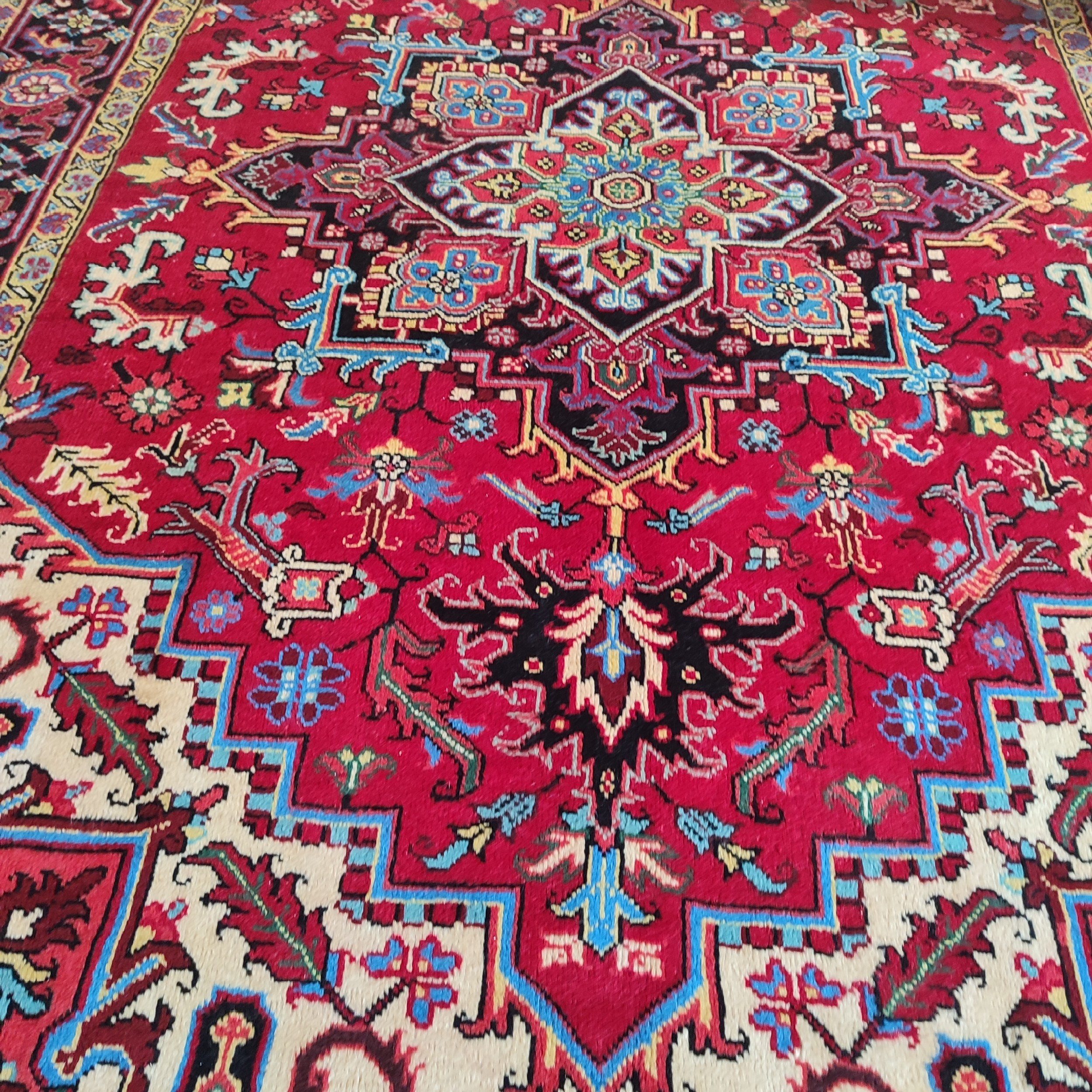 Tapis persan avec laine noué à la main à Tabriz Heriz rouge