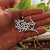 Collier islamique avec médaillon calligraphie Roghaya Khatun en acier
