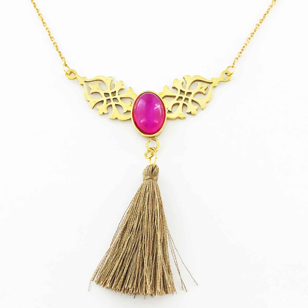 Collier en acier avec design traditionnel persan pour femmes