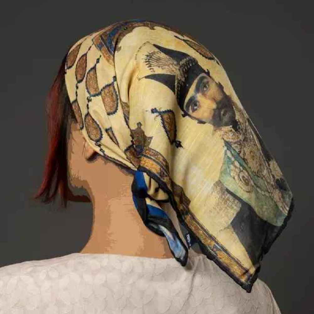 Foulard Miniature pour Femme – Impression Artistique de Nasser al-Din Shah Qajar