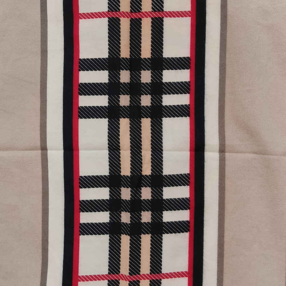 Châle Imprimé pour Femme Artistique & Léger Motif Tartan