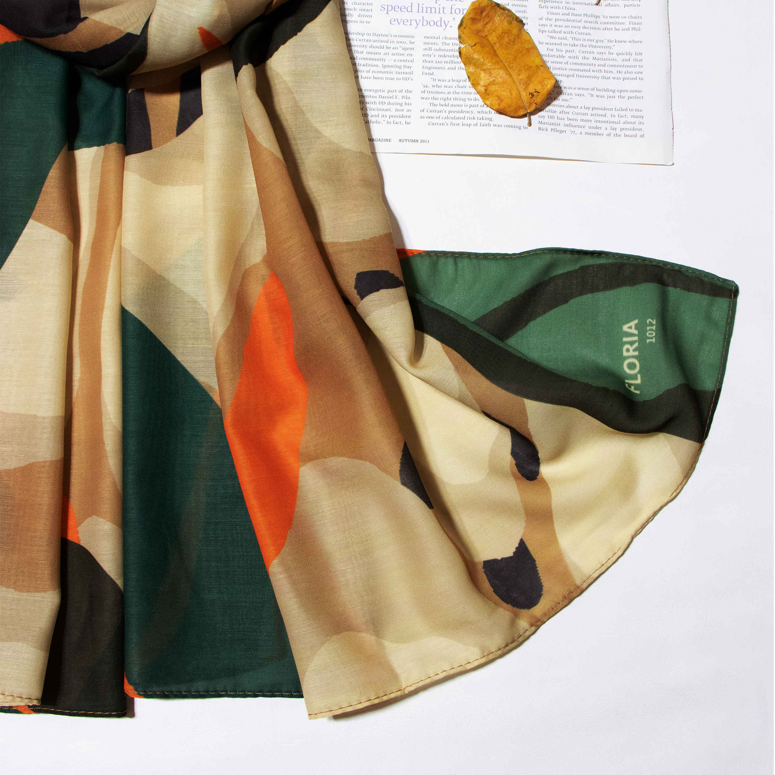 Châle Imprimé pour Femme Artistique & Léger Pour Toute Occasion