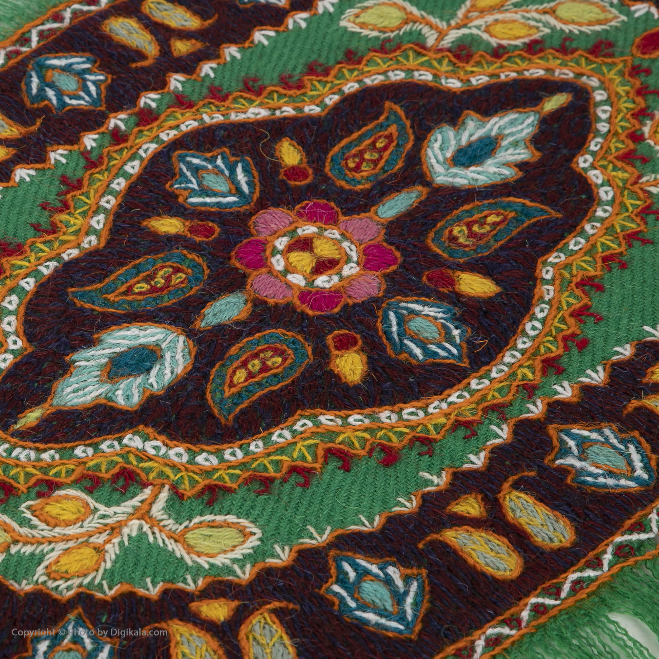 Nappe brodée à la main Modèle Ghadimi