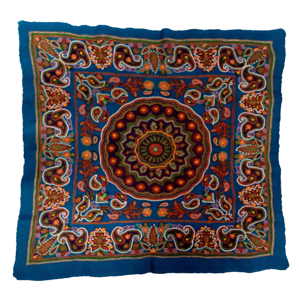 Élégance de Pateh de Kerman : Nappe Artisanale Sahra