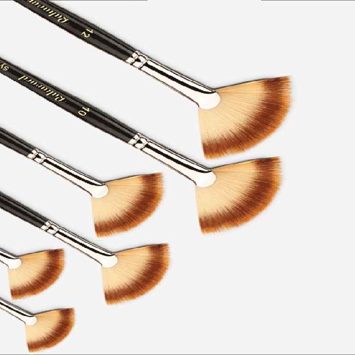 Set de 6 pinceaux éventail en poils avec manches en bois