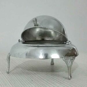 Serveur à caviar persan en laiton avec couvercle à rouleau et pied en argent