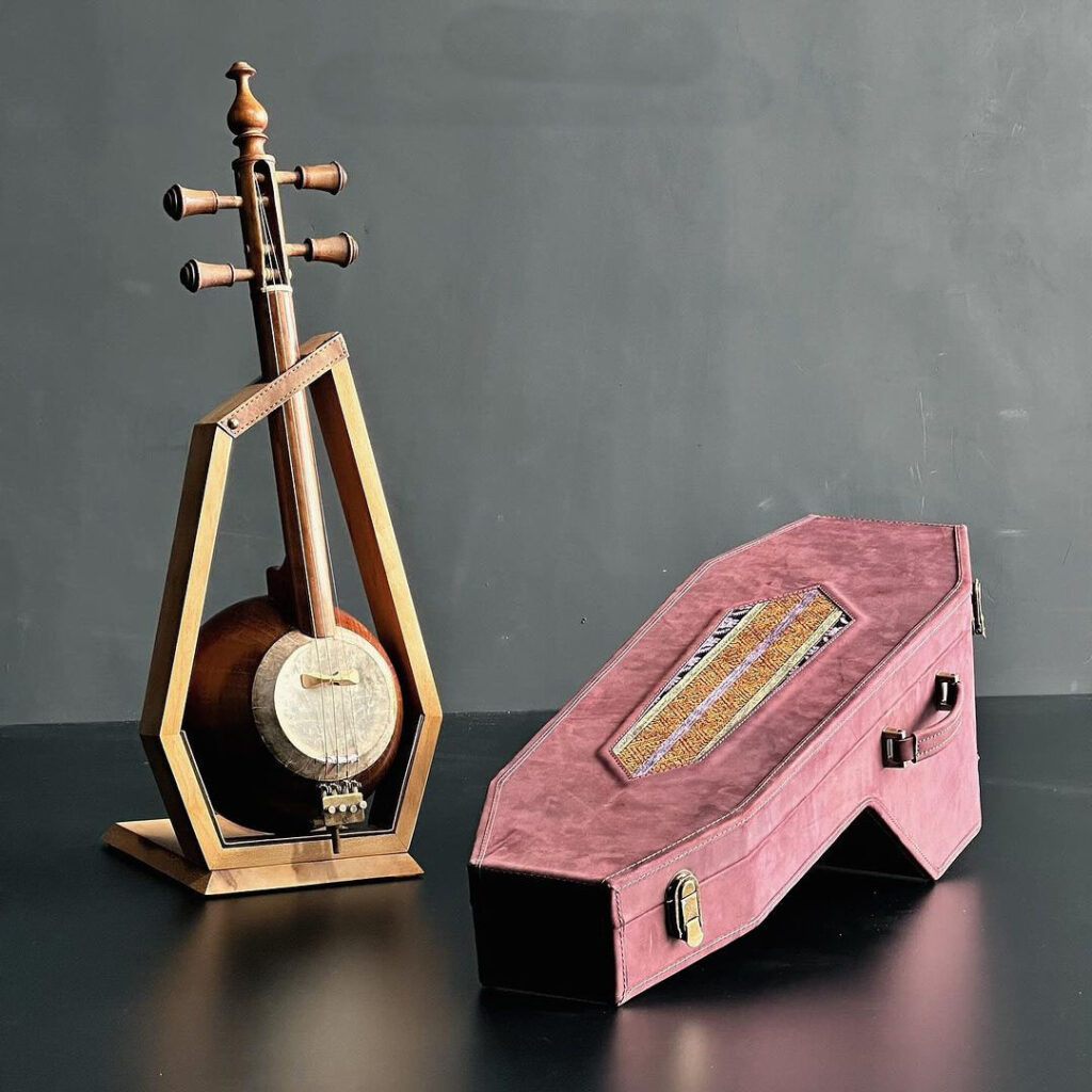 Étui Rigide Luxueux Fait Main en Bois et Cuir pour Kamancheh Persan