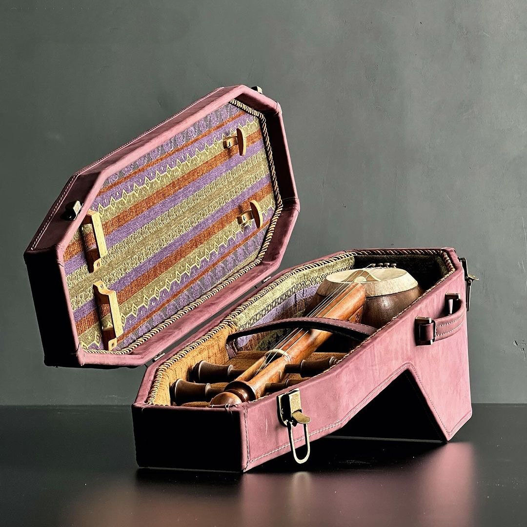 Étui Rigide Luxueux Fait Main en Bois et Cuir pour Kamancheh Persan