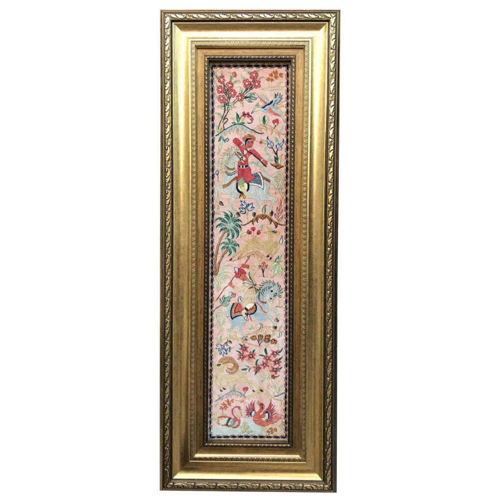 Tapis persan figuratif noué à la main de Qom représentant une scène de chasse