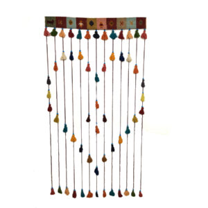Tenture murale persane à pompons DIY – Motif kilim traditionnel