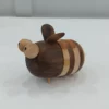 Distributeur de Cure-Dents en Bois avec Motif d'Abeille pour Décor de Table