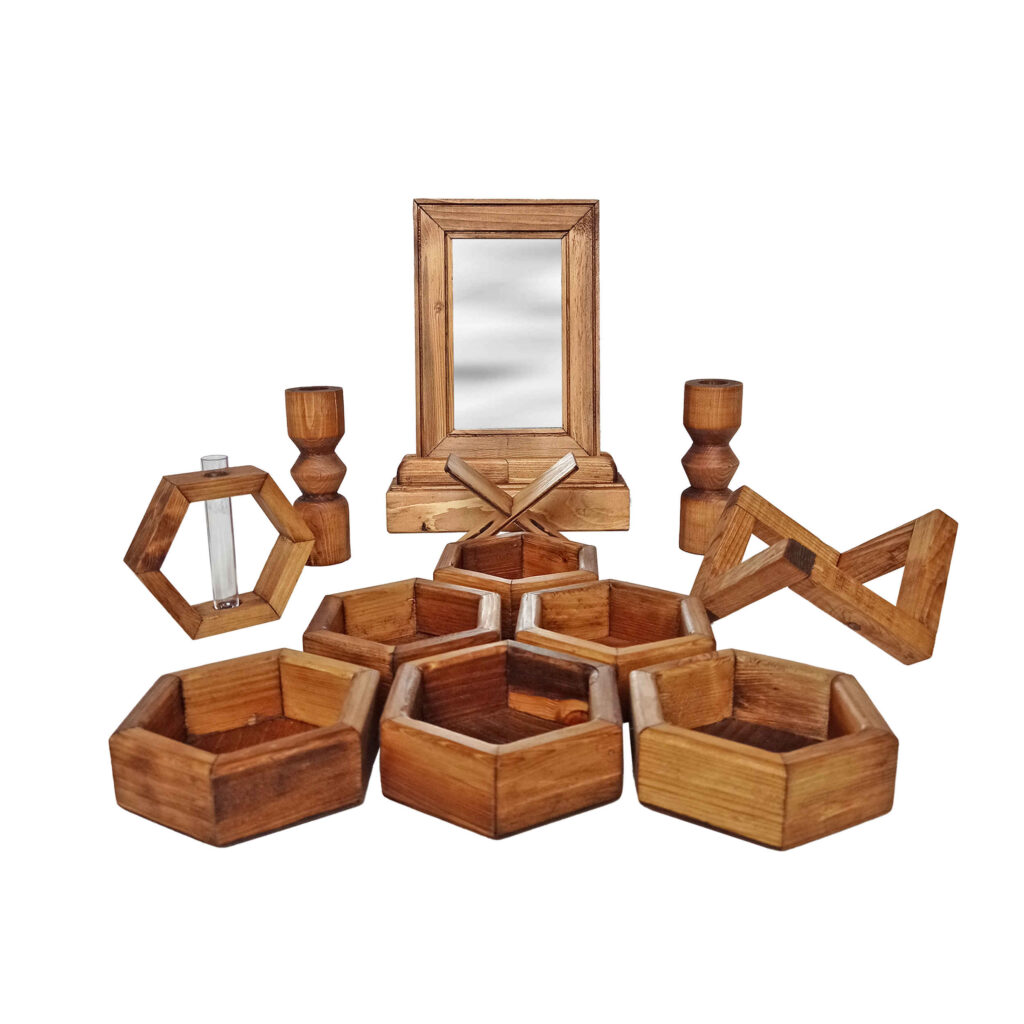 Ensemble Haft-Seen en bois rustique pour Norouz