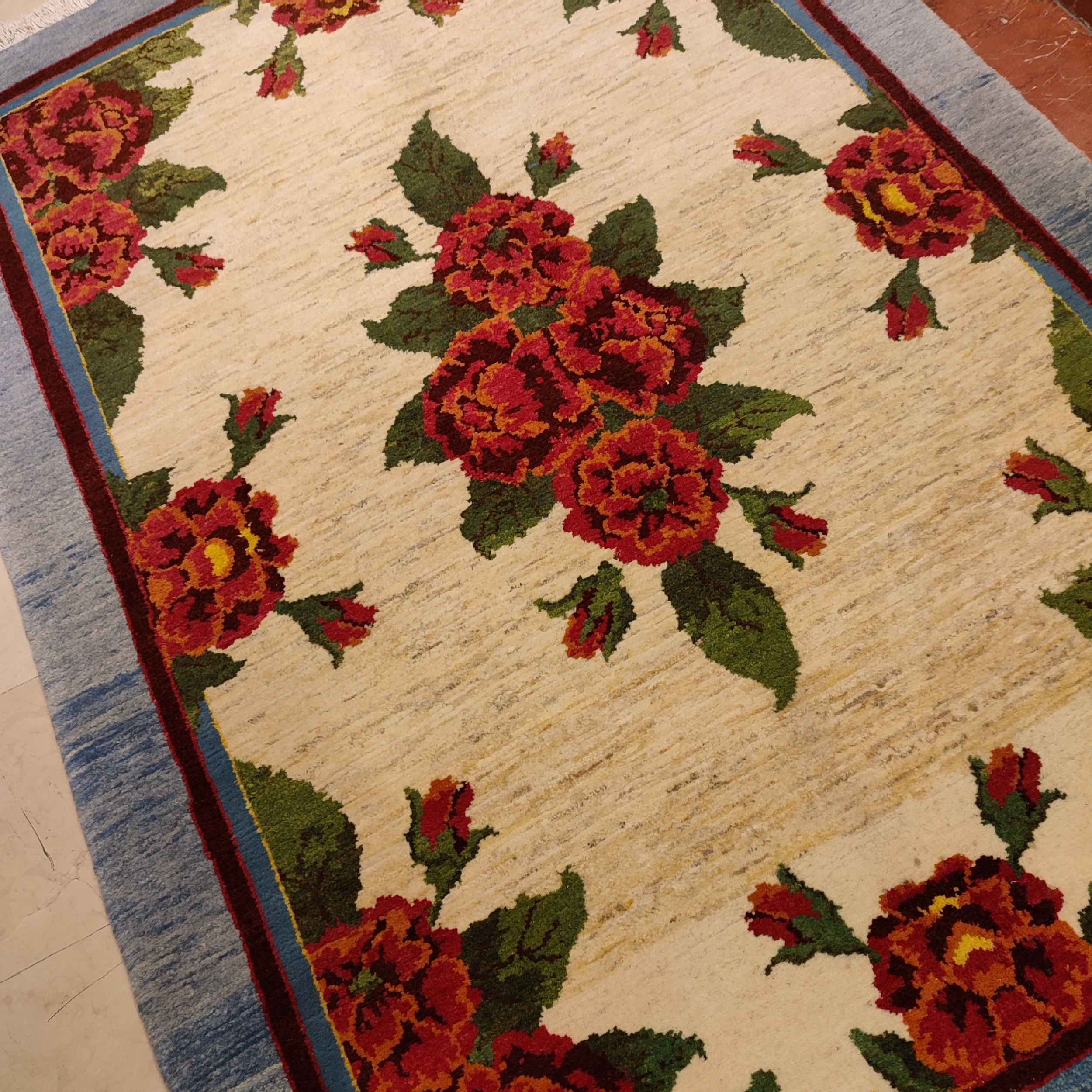 Tapis persan authentique en laine noué à la main à Shiraz crème floral