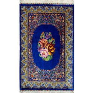 Tapis persan authentique en soie noué à la main à Ghom floral bleu