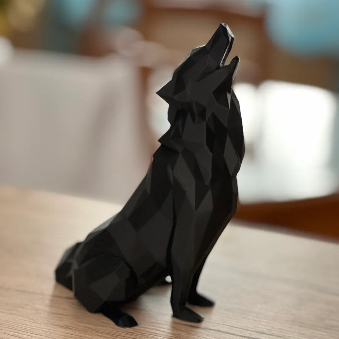Figurine géométrique de loup cubisme noir – Sculpture artistique