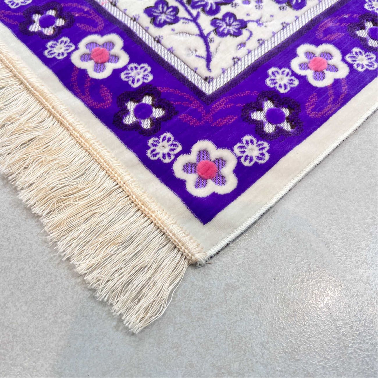 Tapis de prière islamique rembourré Janamaz avec bordure florale violet