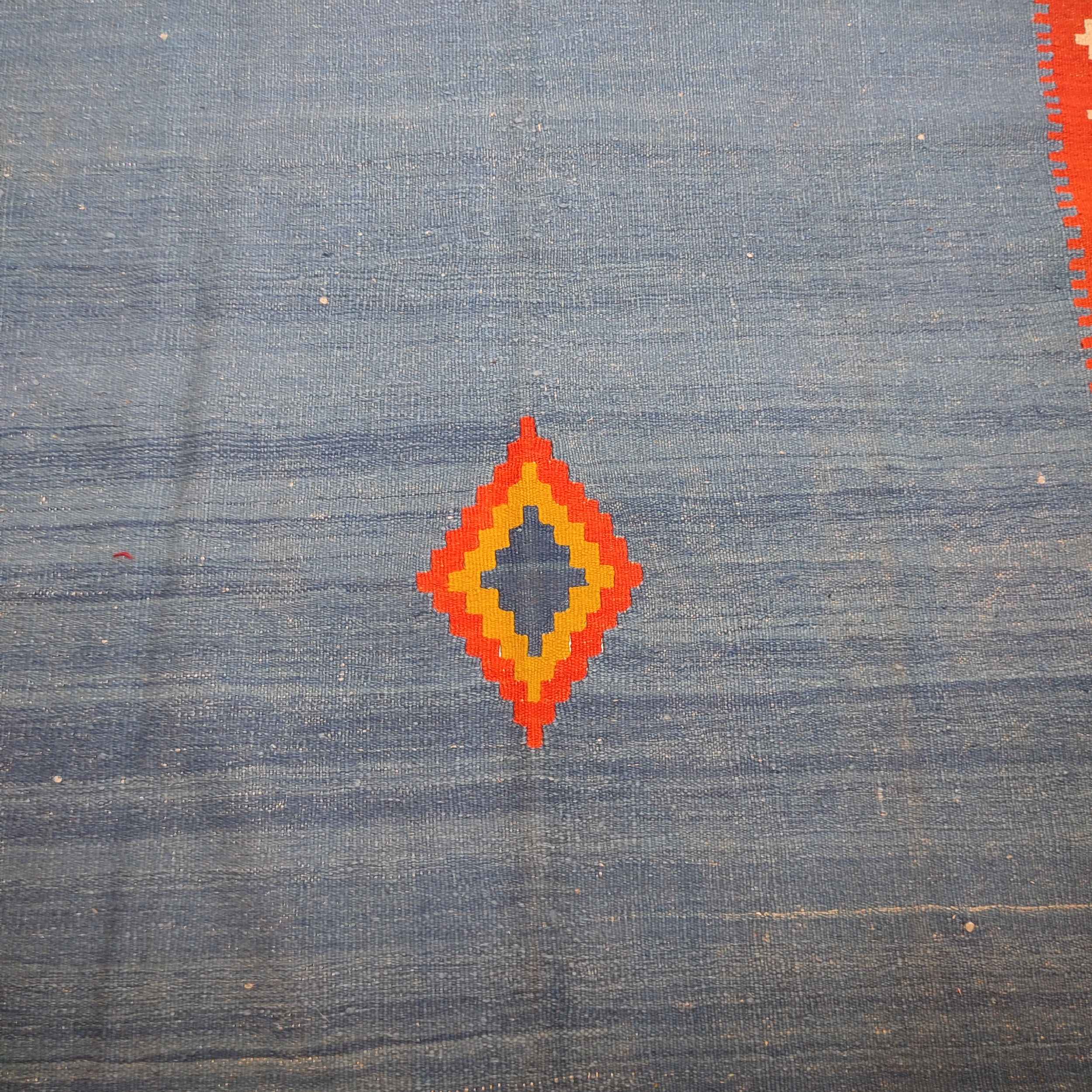 Tapis Kilim en laine persane véritablement tissé à la main en Tabriz géométrique