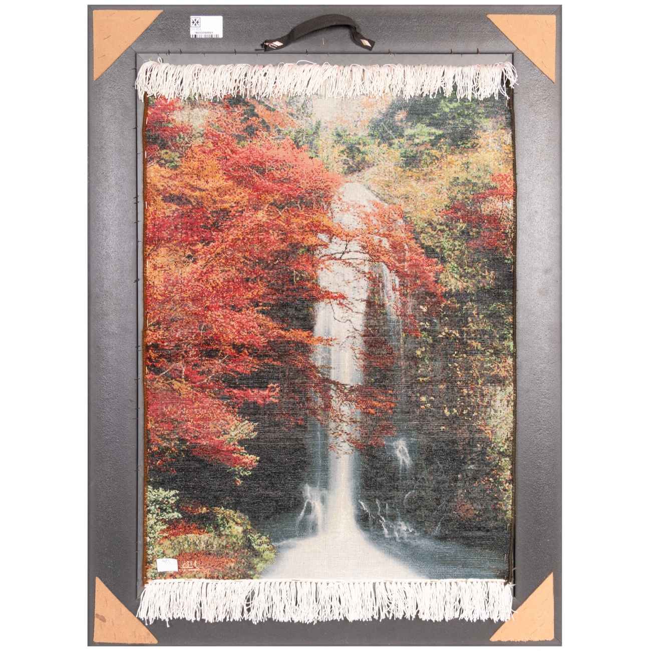 Tapis persan figuratif noué à la main de Tabriz représentant une cascade