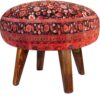Pouf persan rouge traditionnel avec pieds en bois et tissu en velours artistique