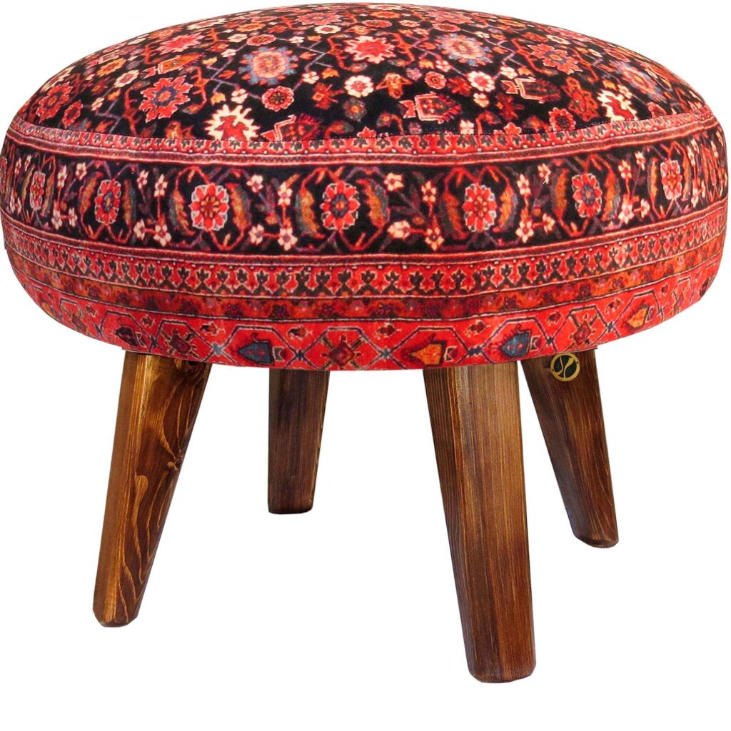 Pouf persan rouge traditionnel avec pieds en bois et tissu en velours artistique