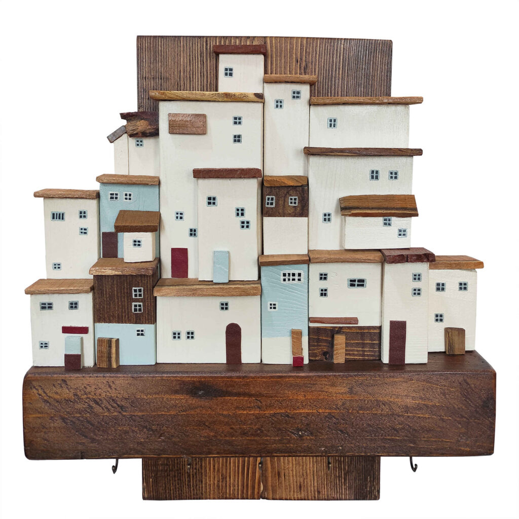 Porte-clés mural décoratif et fait main avec design Village