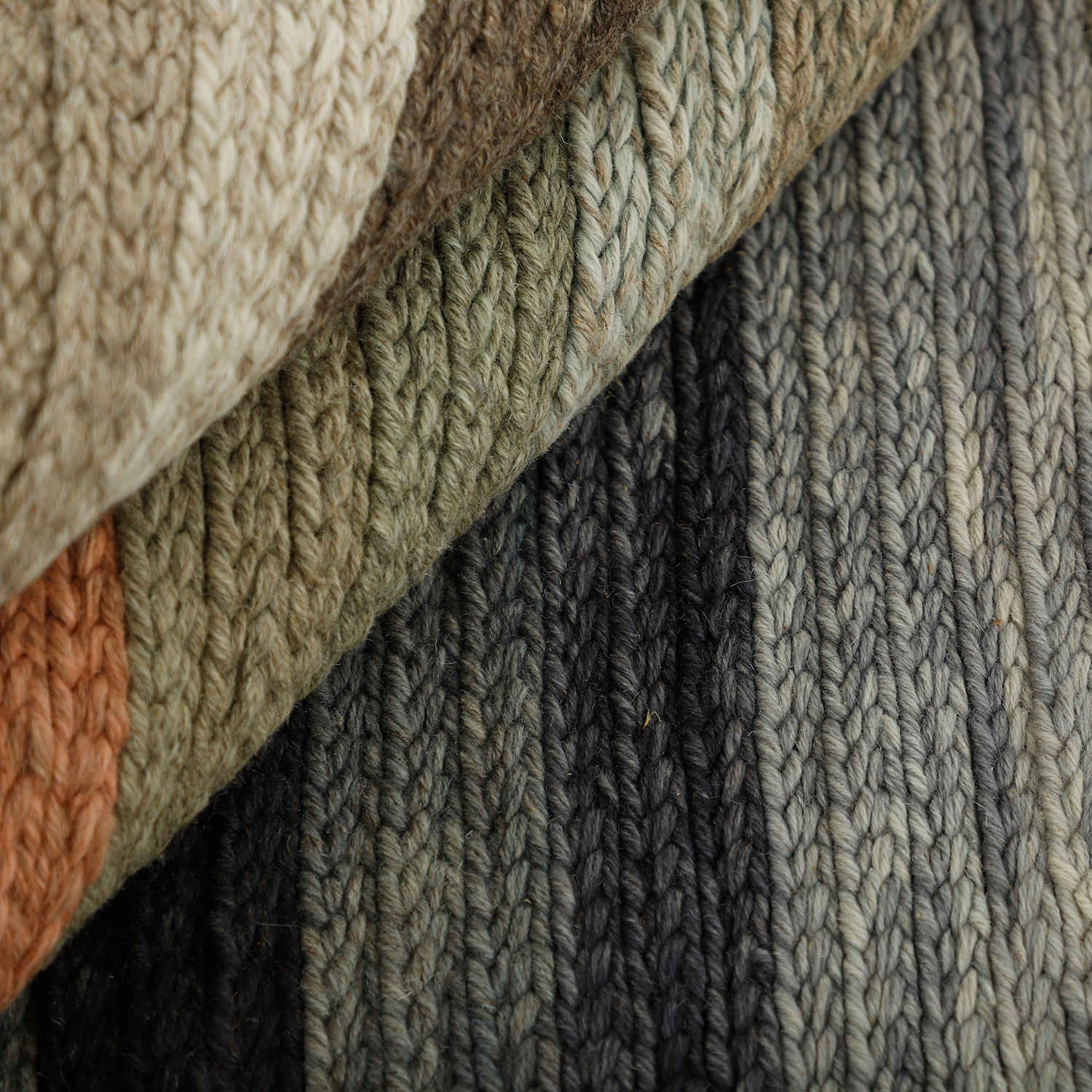 Tapis Gabbeh en laine persane artisanal véritablement tissé à la main rayé