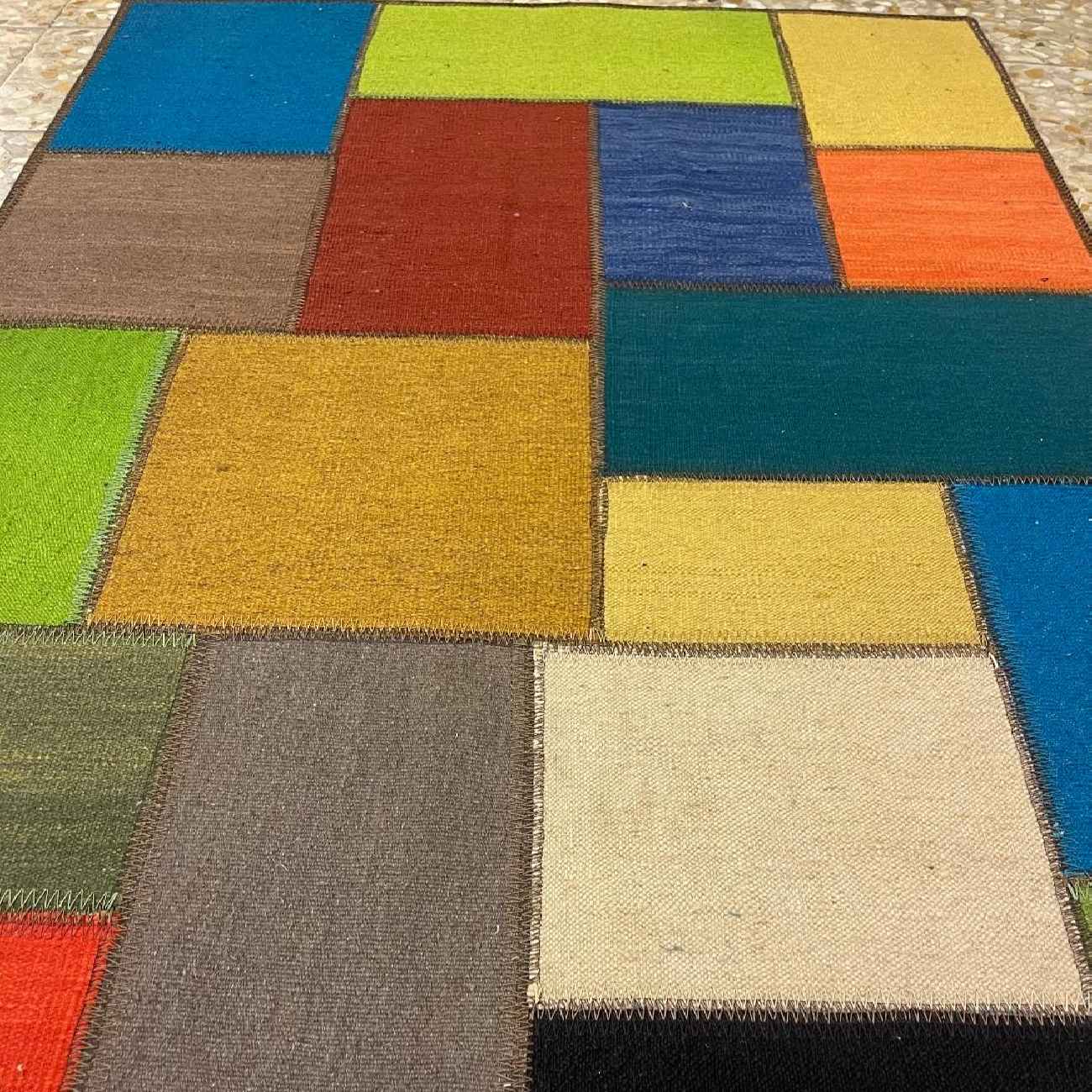 Tapis Kilim en laine persane artisanal tissé à la main géométrique