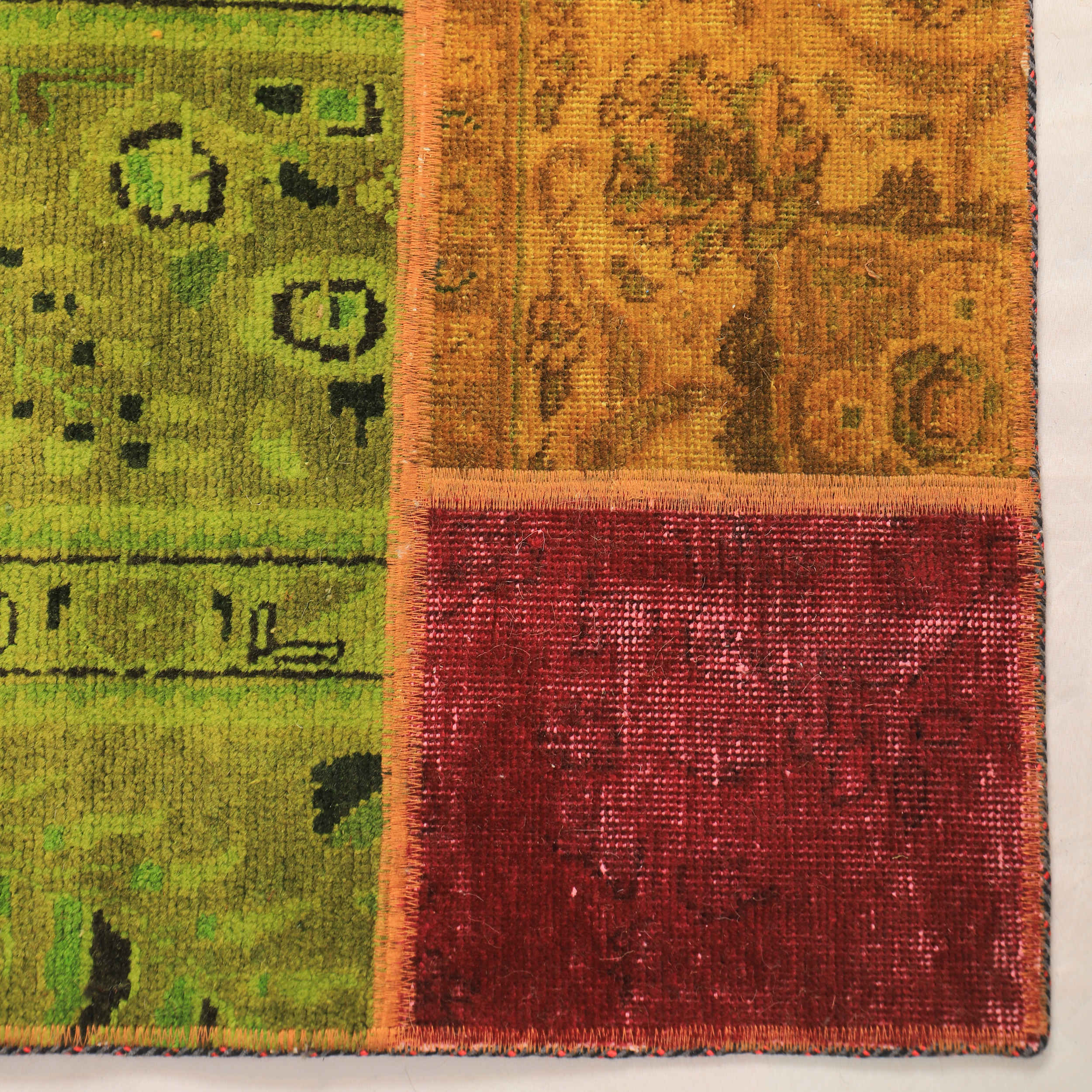 Tapis persan original en laine noué à la main géométrique