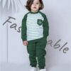 Ensemble de vêtements pour bébé garçon avec design rayé