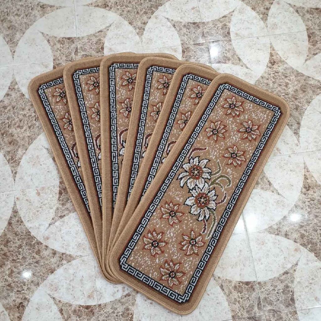 Marches d’escalier antidérapantes en tapis – Motif floral d’inspiration persane (lot de 6)
