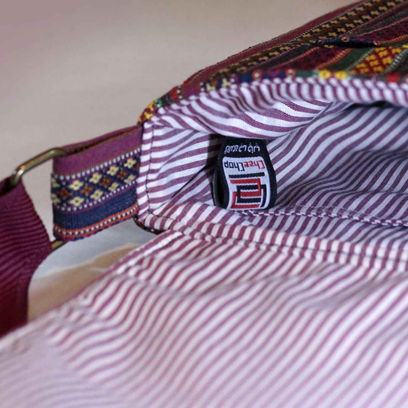 Sac bandoulière avec motif floral rayé en violet pour femmes