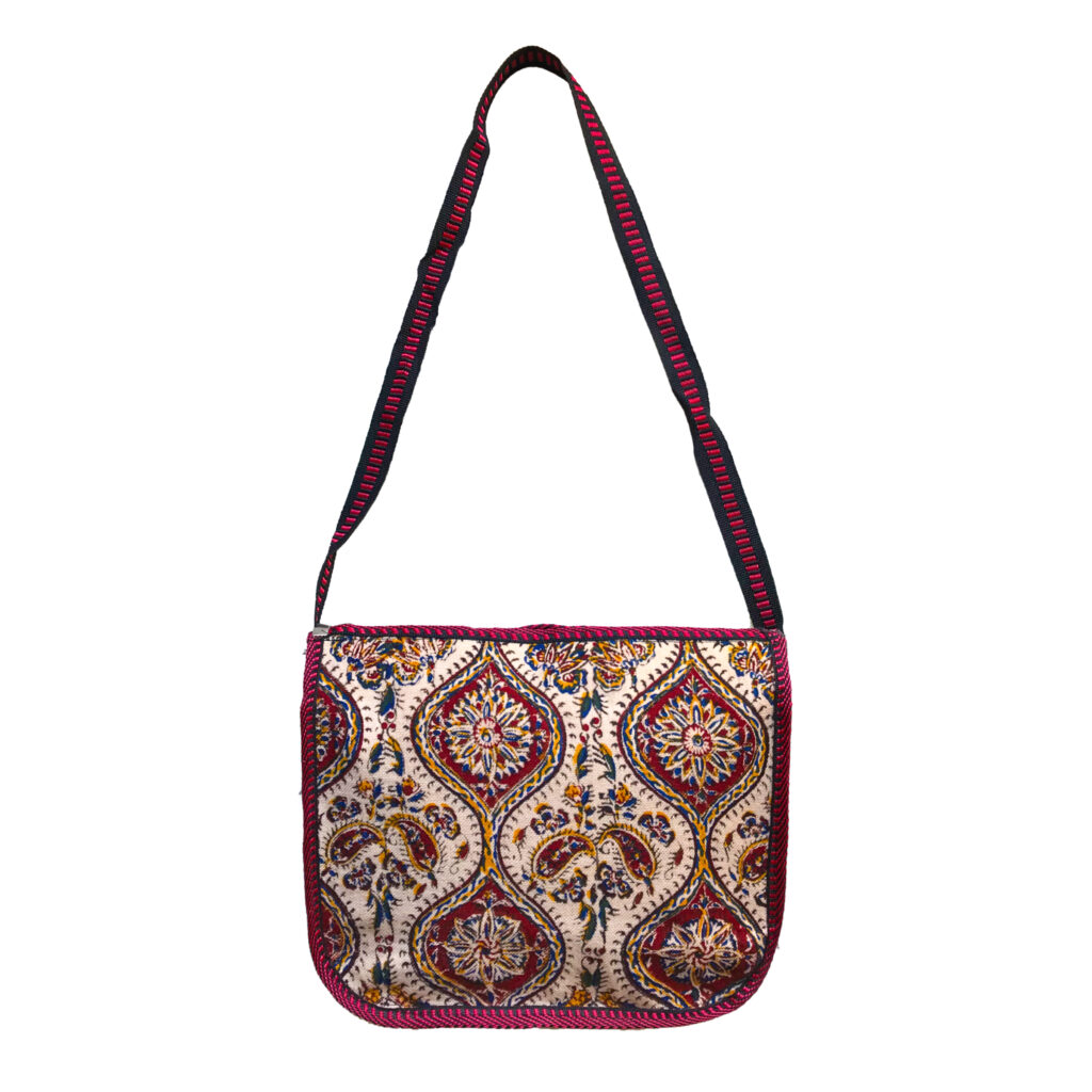 Sac bandoulière Kilim traditionnel avec des détails artisanaux