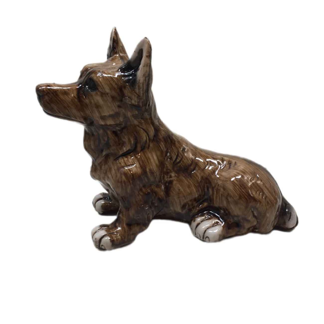 Figurine décorative de chien assis – Sculpture charmante d’animal de compagnie