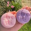 Bougie sculpture artisanale avec design de la lune et du soleil