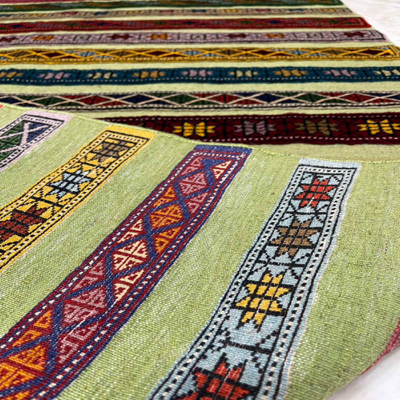 Tapis en laine Kilim persan original tissé à la main en Golestan rayé
