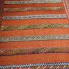 Tapis Kilim en laine persane tissé à la main traditionnellement rayé