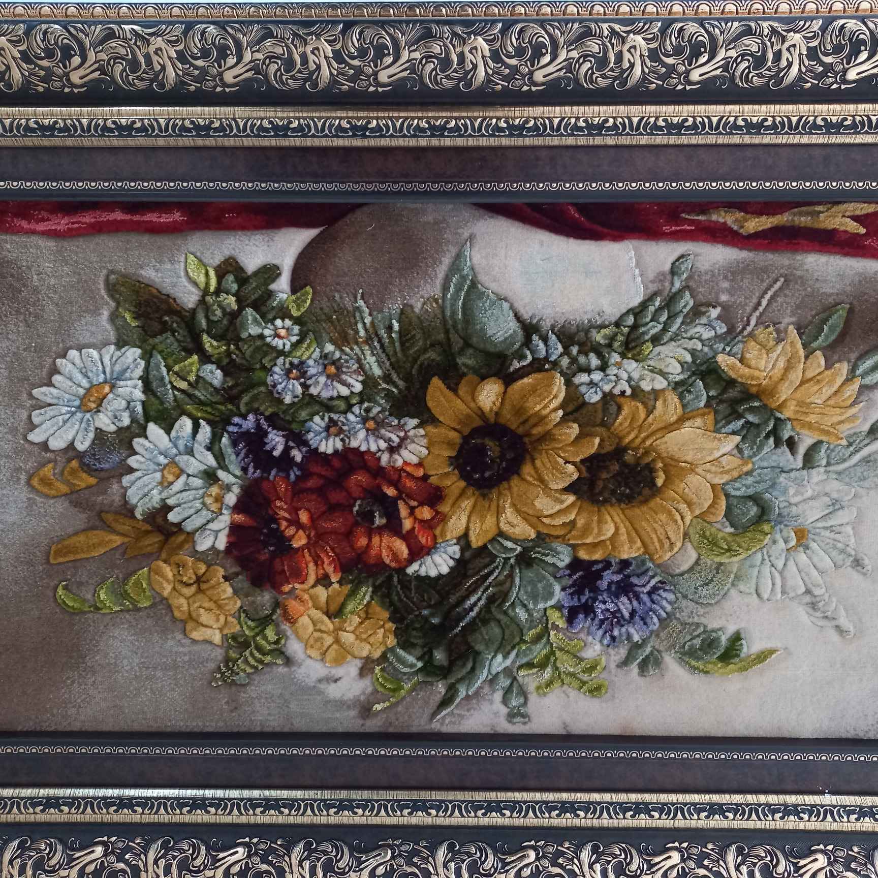 Tapis persan figuratif noué à la main représentant un tournesol