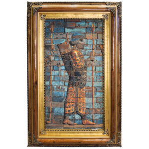 Tapis persan figuratif noué à la main de Tabriz représentant un soldat de Persépolis